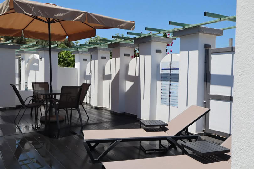 The Oasis Pool Suite (100)